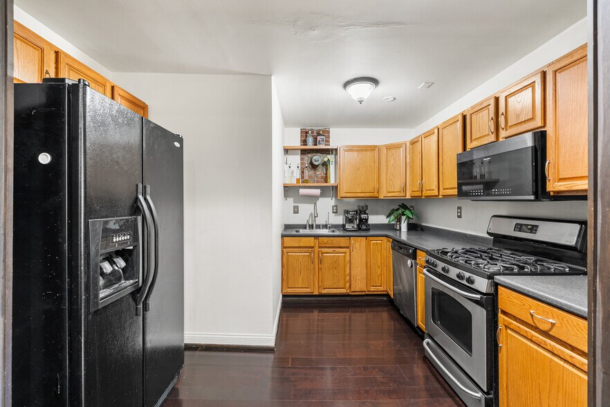 More Photos Of 1506-1514 E Wilt St, Philadelphia Auto Repair For Sale