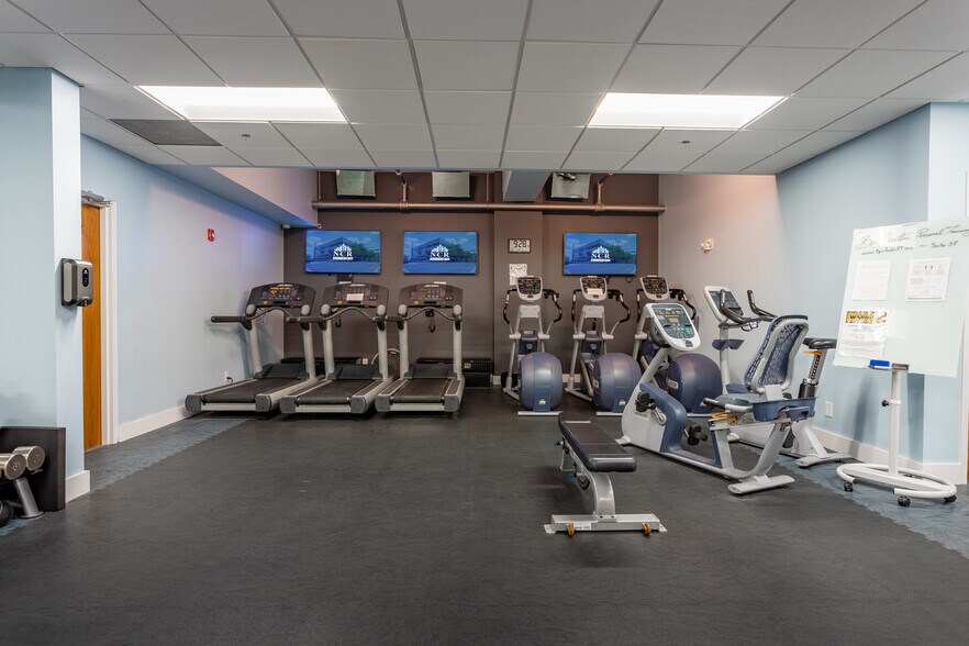 More Photos Of 101 S Elm St, Greensboro Office For Lease