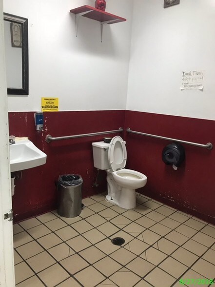 More Photos Of 8903 Cullen Blvd, Houston Restaurant For Sale