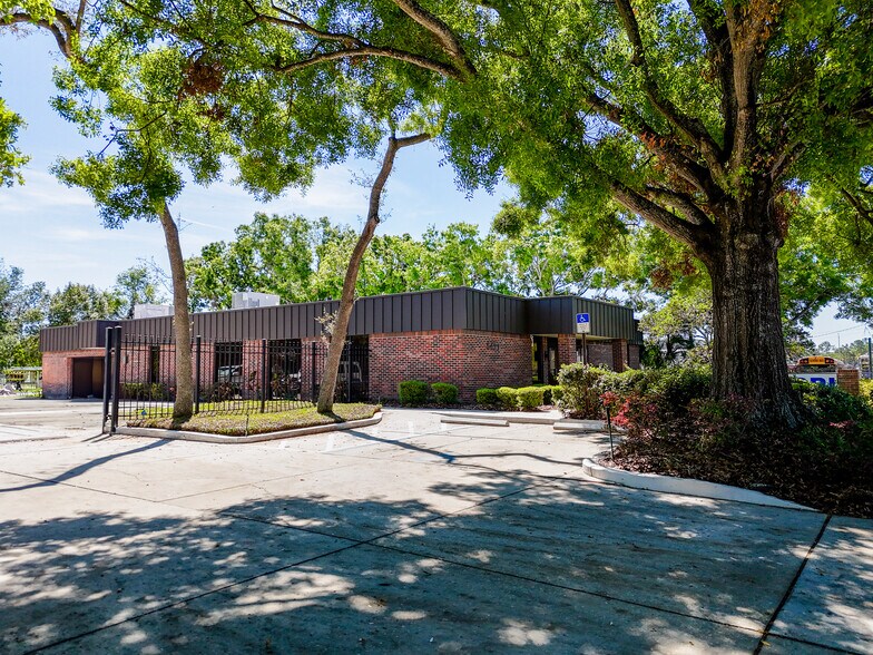 Primary Photo Of 5421 N 59th St, Tampa Office For Sale