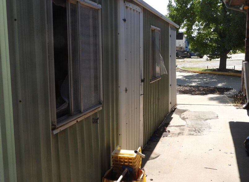 More Photos Of 2424 Williams Ave, Woodward General Retail For Sale