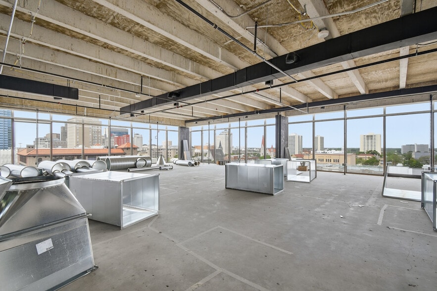 More Photos Of 233 E Bay St, Jacksonville Office For Sale