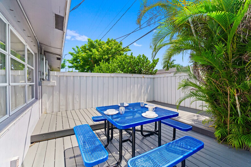 More Photos Of 1520 NE 51st St, Fort Lauderdale Apartments For Sale