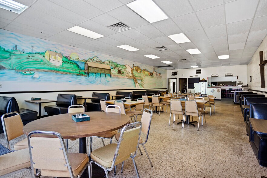 More Photos Of 20737 Central Ave, Blountstown Restaurant For Sale