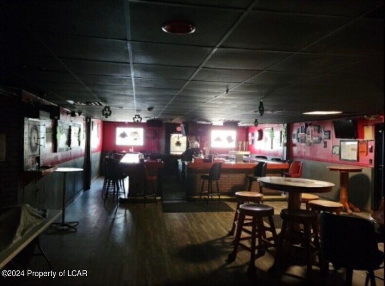 More Photos Of 319 Main St, Pittston Bar For Sale