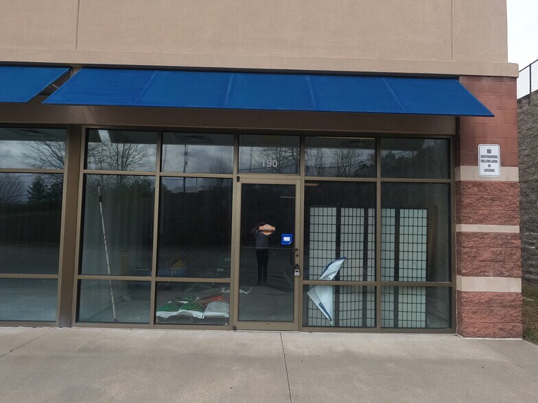 More Photos Of 145 Holt Garrison Pky, Danville Unknown For Lease