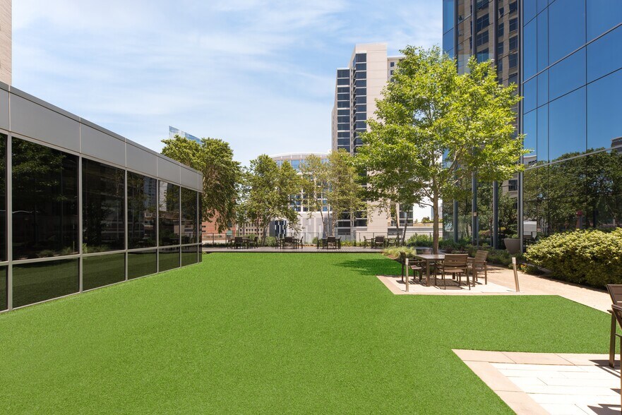 More Photos Of 1717 McKinney Ave, Dallas Office For Lease