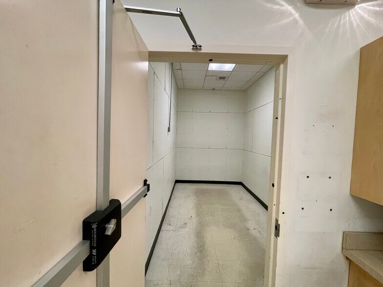 More Photos Of E Innes St, Salisbury Unknown For Lease