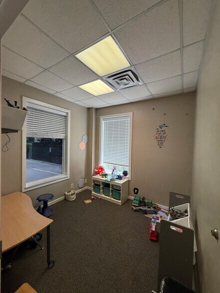 More Photos Of 421 N Sam Rayburn Fwy, Sherman Medical For Lease