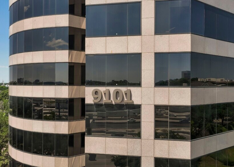 More Photos Of 9101 Lyndon B Johnson Fwy, Dallas Office For Lease