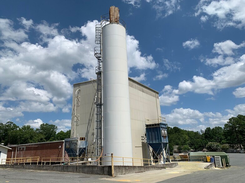 More Photos Of 1001 Nebula Rd, Manchester Manufacturing For Sale