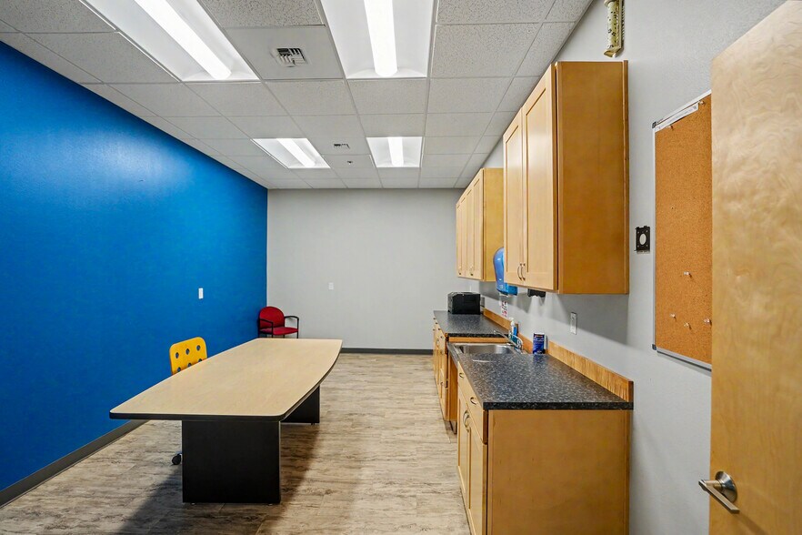 More Photos Of 2729 Pacific Blvd SW, Albany Warehouse For Lease