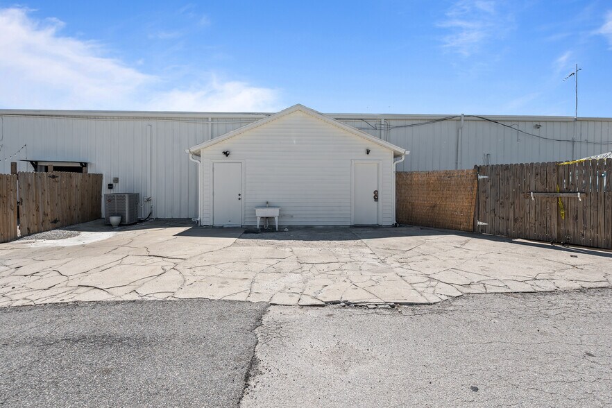 More Photos Of 2120 S Ridgewood Ave, Edgewater Unknown For Lease