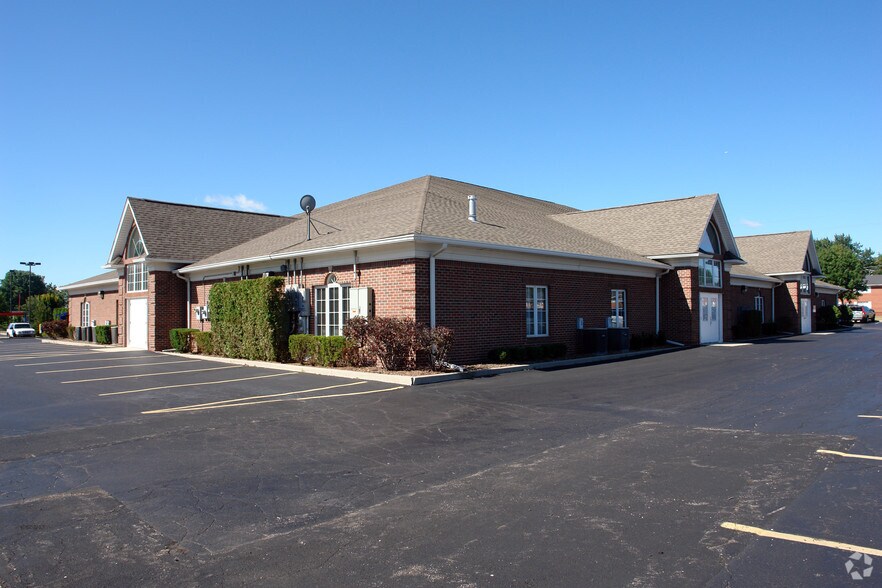 More Photos Of 27070 Hoover Rd, Warren Medical For Lease