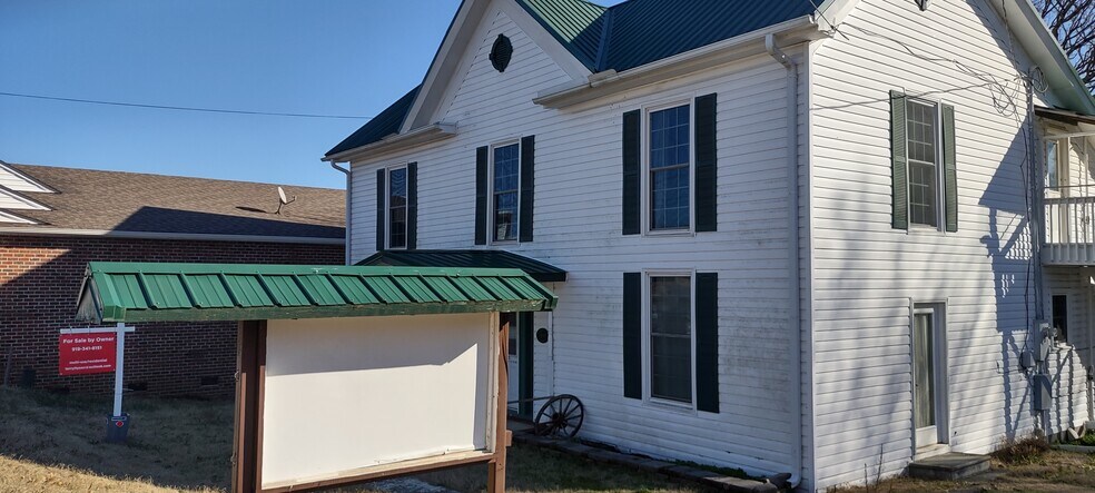 More Photos Of 119 W Main St, Youngsville Freestanding For Lease