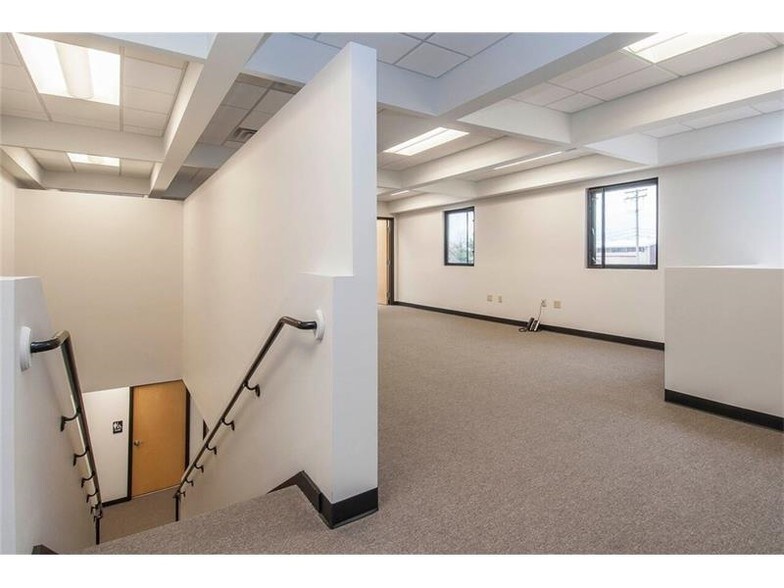 More Photos Of 8057 Rowan Rd, Cranberry Township Office For Sale