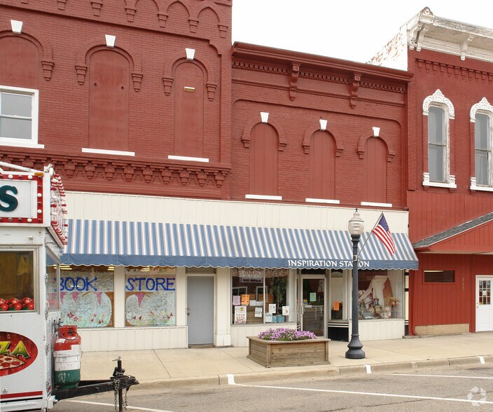 More Photos Of 109-111 S Main St, Ovid Storefront Retail Residential For Lease