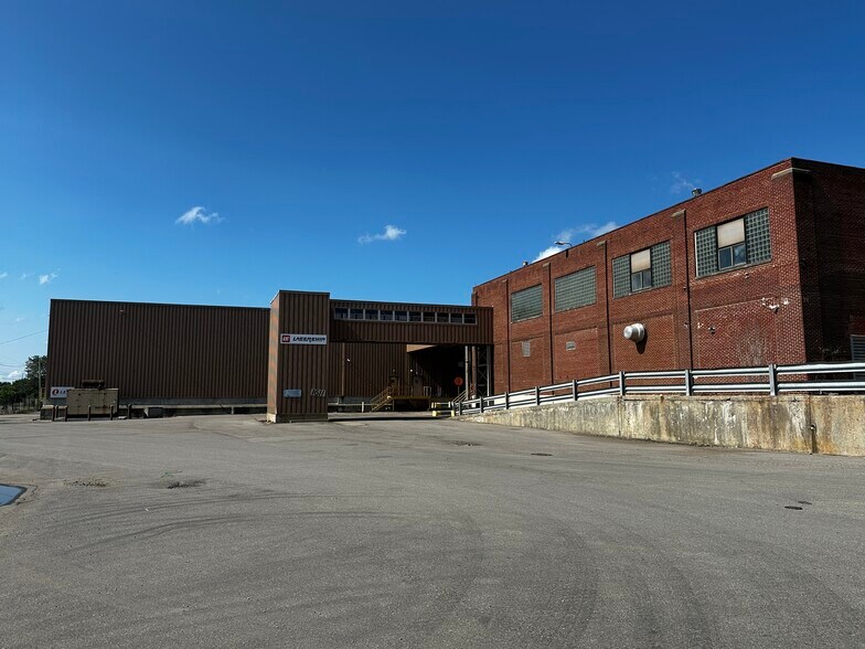 More Photos Of 1611 James P Cole Blvd, Flint Manufacturing For Lease