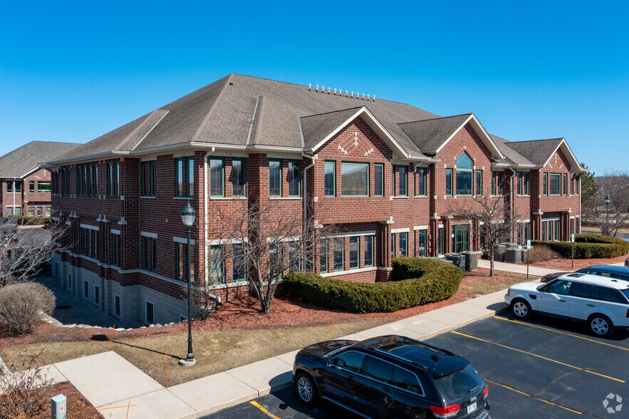 More Photos Of 19395 W Capitol Dr, Brookfield Office For Sale