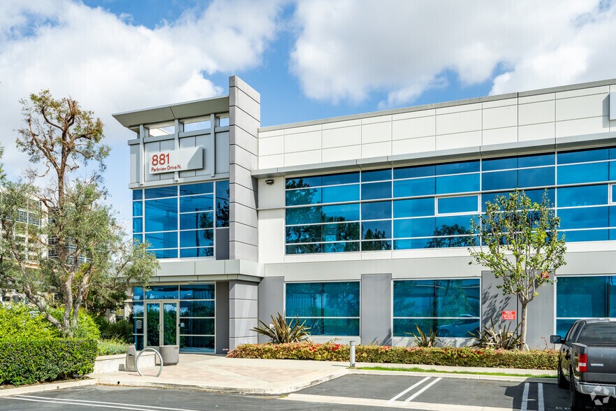 More Photos Of 861-881 Parkview Dr N, El Segundo Office For Sale