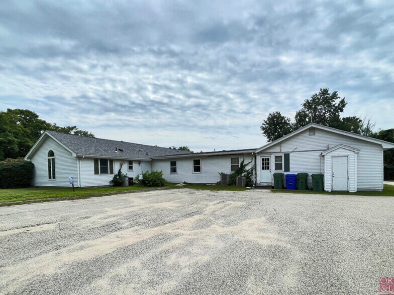 More Photos Of 107 Main St, Hebron Medical For Lease