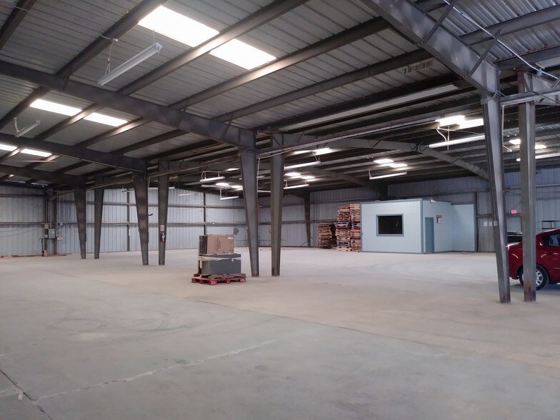 More Photos Of 5941 State Highway 359, Laredo Warehouse For Lease