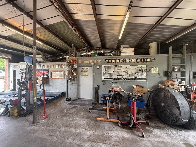 More Photos Of 966 E Ovilla Rd, Red Oak General Retail For Sale