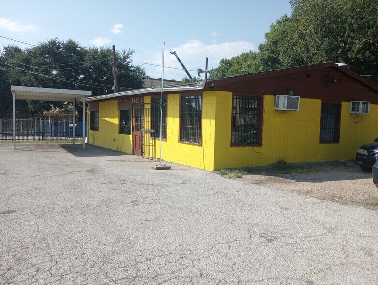 More Photos Of 4123 S Lancaster Rd, Dallas Office For Sale