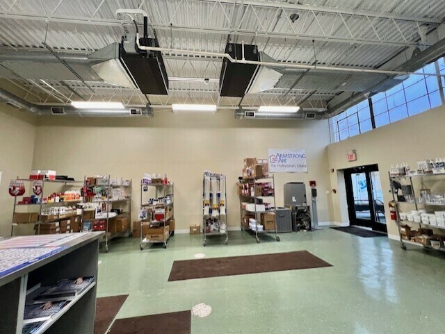 More Photos Of 102 Fairview Park Dr, Elmsford Warehouse For Lease