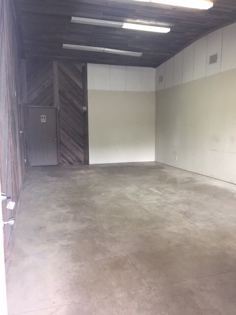 More Photos Of 9125 W Highway 71, Austin Freestanding For Lease