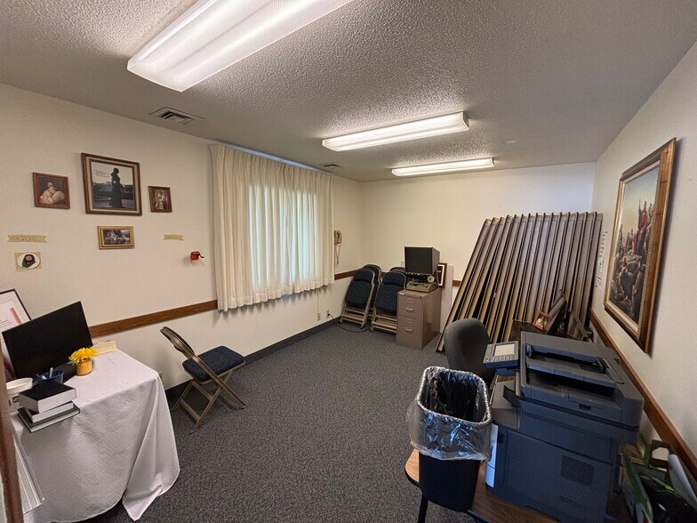 More Photos Of 1514 1st Ave, Belle Plaine Religious Facility For Sale