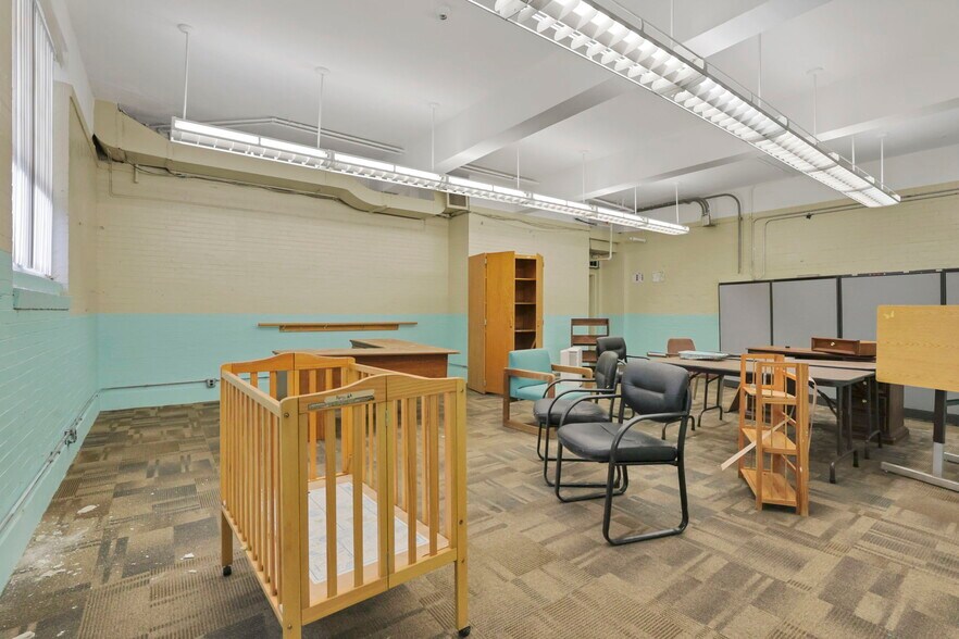 More Photos Of 300 E Auburn Ave, Springfield Office For Sale