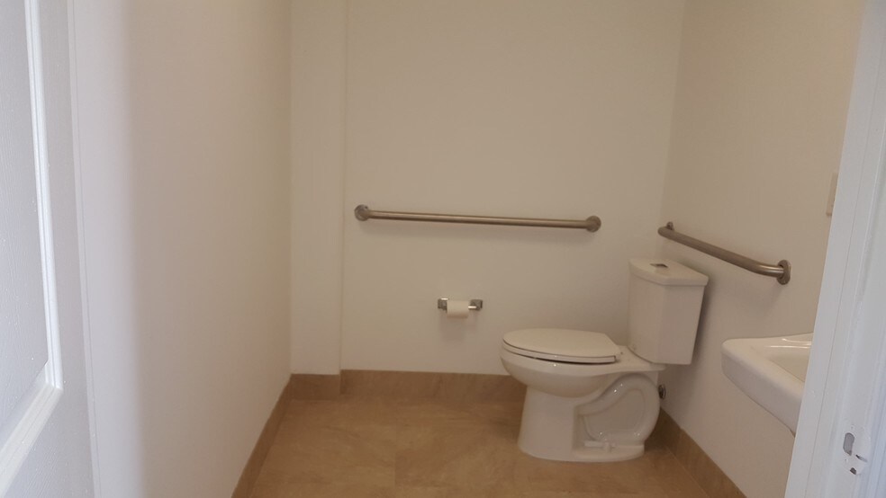 More Photos Of 2755 Vista Pky, West Palm Beach Coworking Space