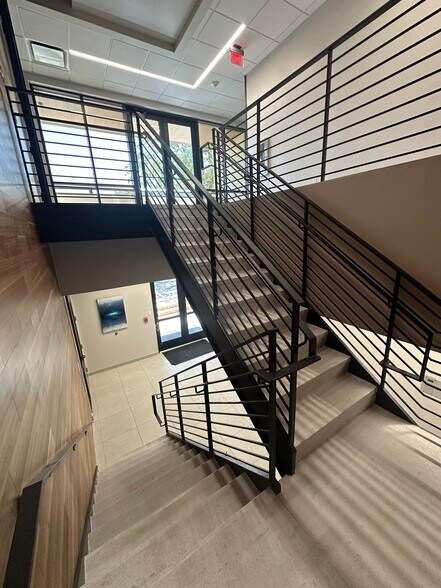 More Photos Of 3811 Bee Caves Rd, Austin Medical For Lease