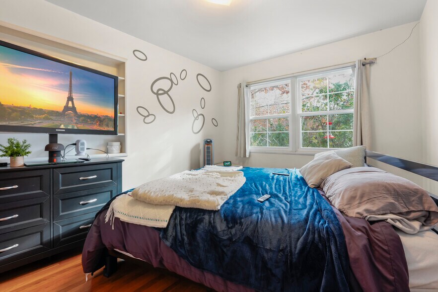 More Photos Of 2745 Byron St, Palo Alto Multifamily For Sale
