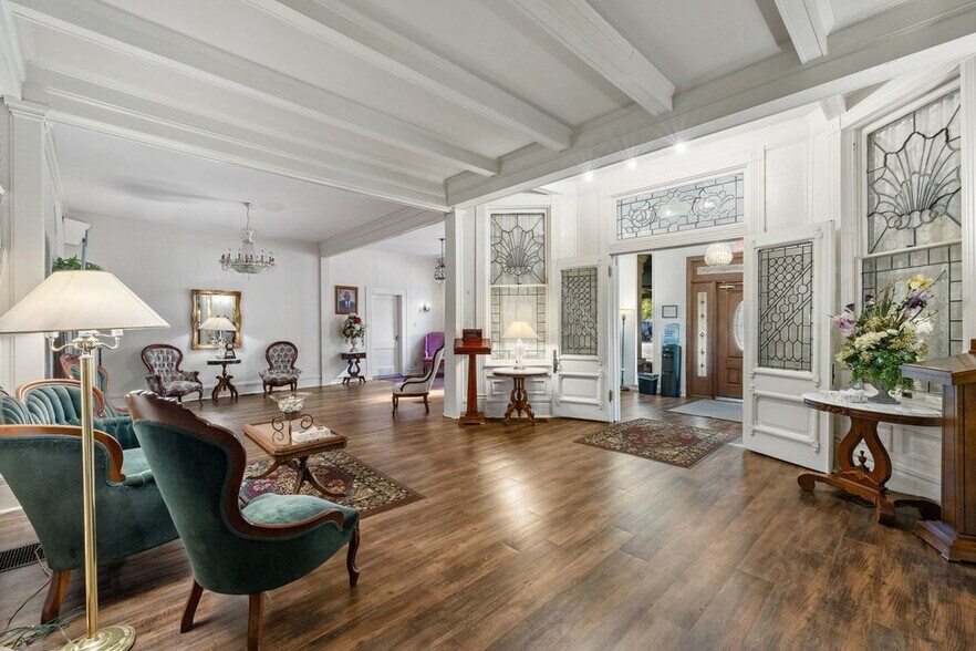 More Photos Of 503 Talbot St, Taylor Funeral Home For Sale