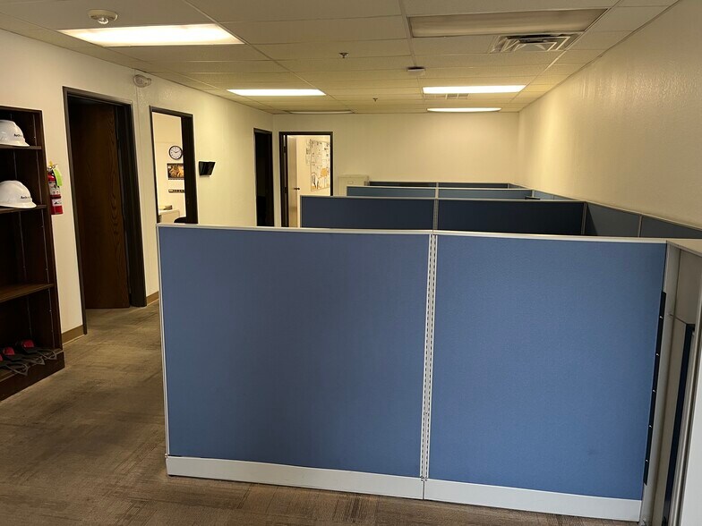 More Photos Of 5400 SW 33rd St, Oklahoma City Warehouse For Lease