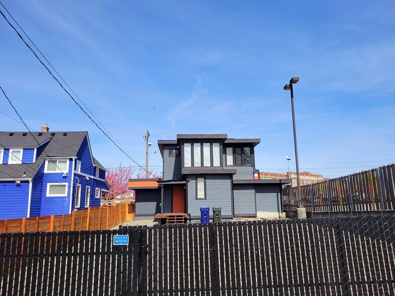 More Photos Of 2040 6th Ave, Tacoma Office For Sale