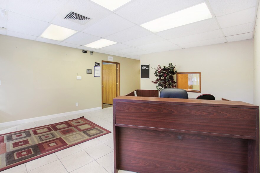 More Photos Of 710 1st Ave SW, Largo Office For Lease