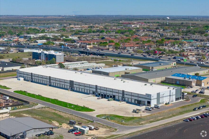 More Photos Of 500 Wonder World Dr, San Marcos Distribution For Lease