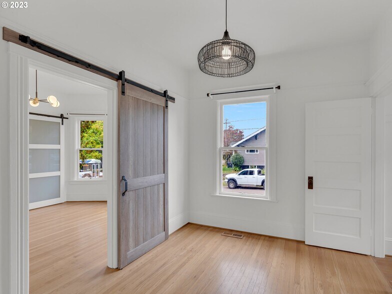 More Photos Of 432 NE Dekum St, Portland Storefront Retail Residential For Sale