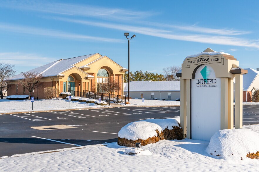 More Photos Of 1752 W High St, Piqua Medical For Sale