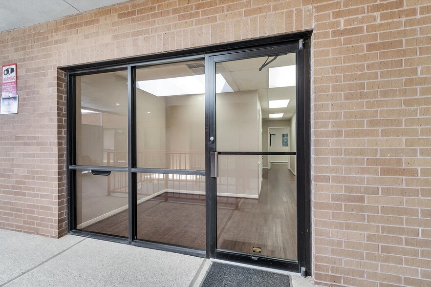 More Photos Of 3421 W Davis St, Conroe Medical For Lease