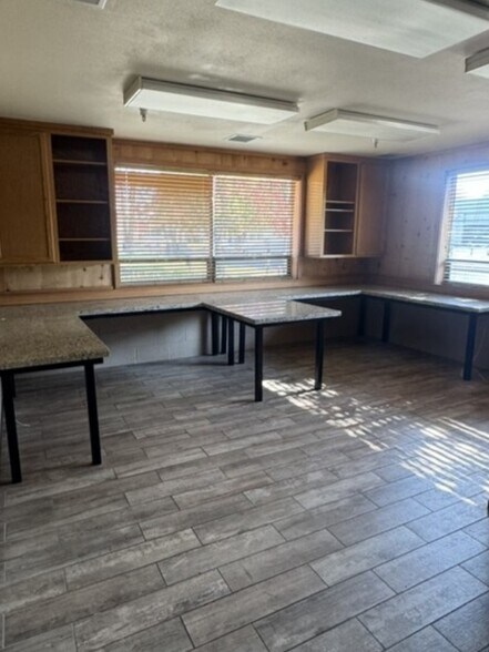More Photos Of 522 Martin Ave, Rohnert Park Distribution For Lease