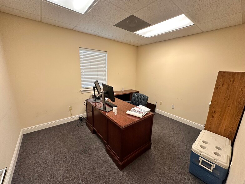 More Photos Of 4509 Hospital St, Pascagoula Office For Sale