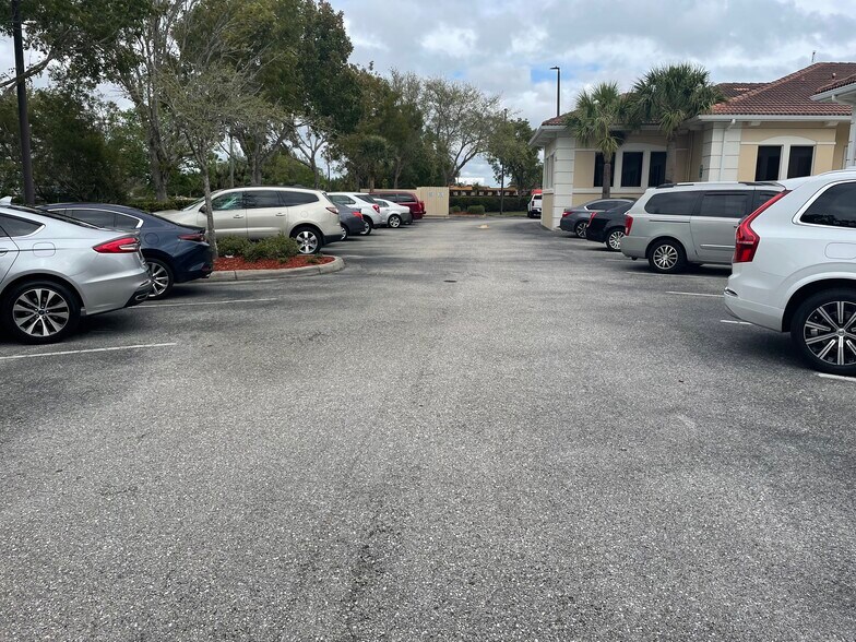 More Photos Of 25074 Olympia Ave, Punta Gorda Medical For Sale