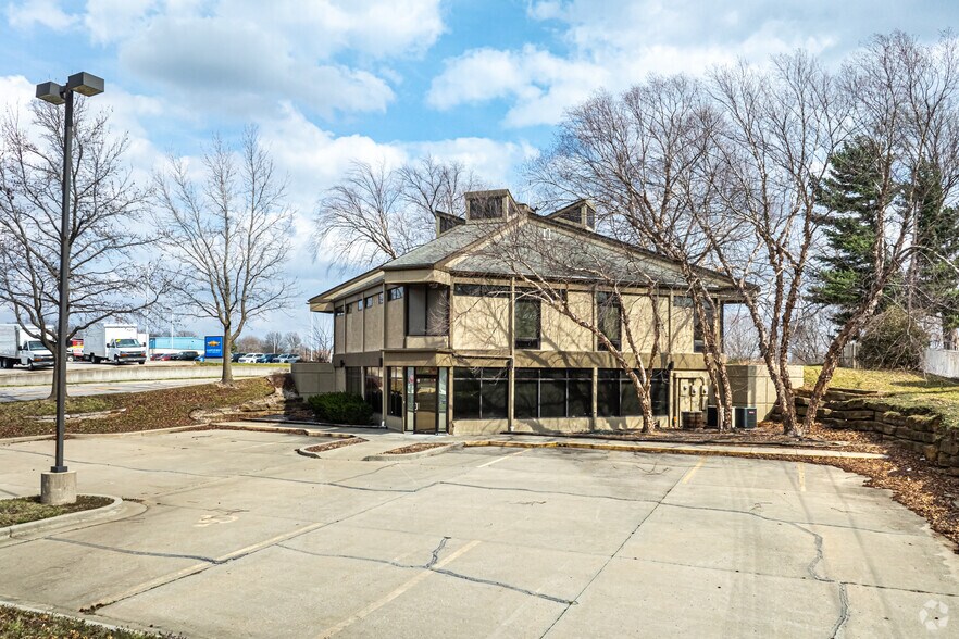 More Photos Of 510-512 NW Mock Ave, Blue Springs Medical For Lease