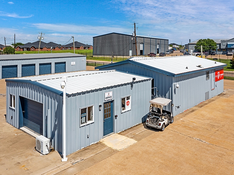 More Photos Of 2102 S 3rd St, Mabank Self Storage For Sale