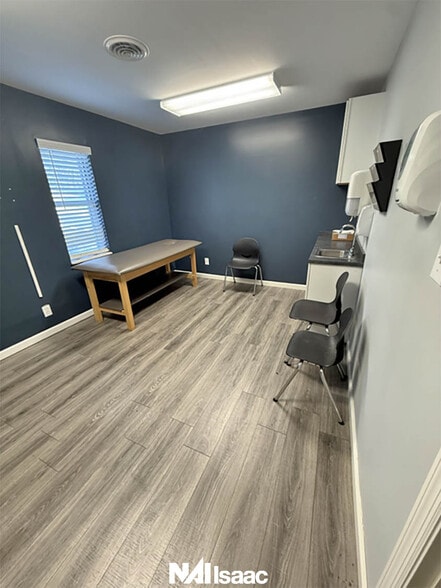 More Photos Of 1606 US Highway 27 N, Cynthiana Office For Sale