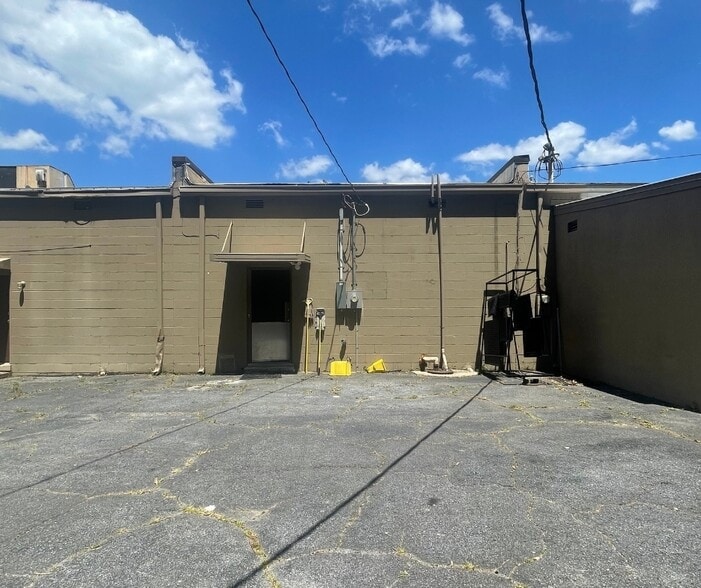 More Photos Of 3918 Rosemont Dr, Columbus Storefront For Sale